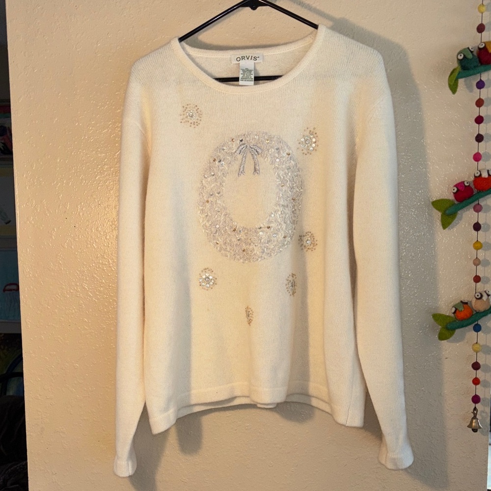 EUC VINTAGE ORVIS Holiday sweater in cream color with silver, embroidered bow, s